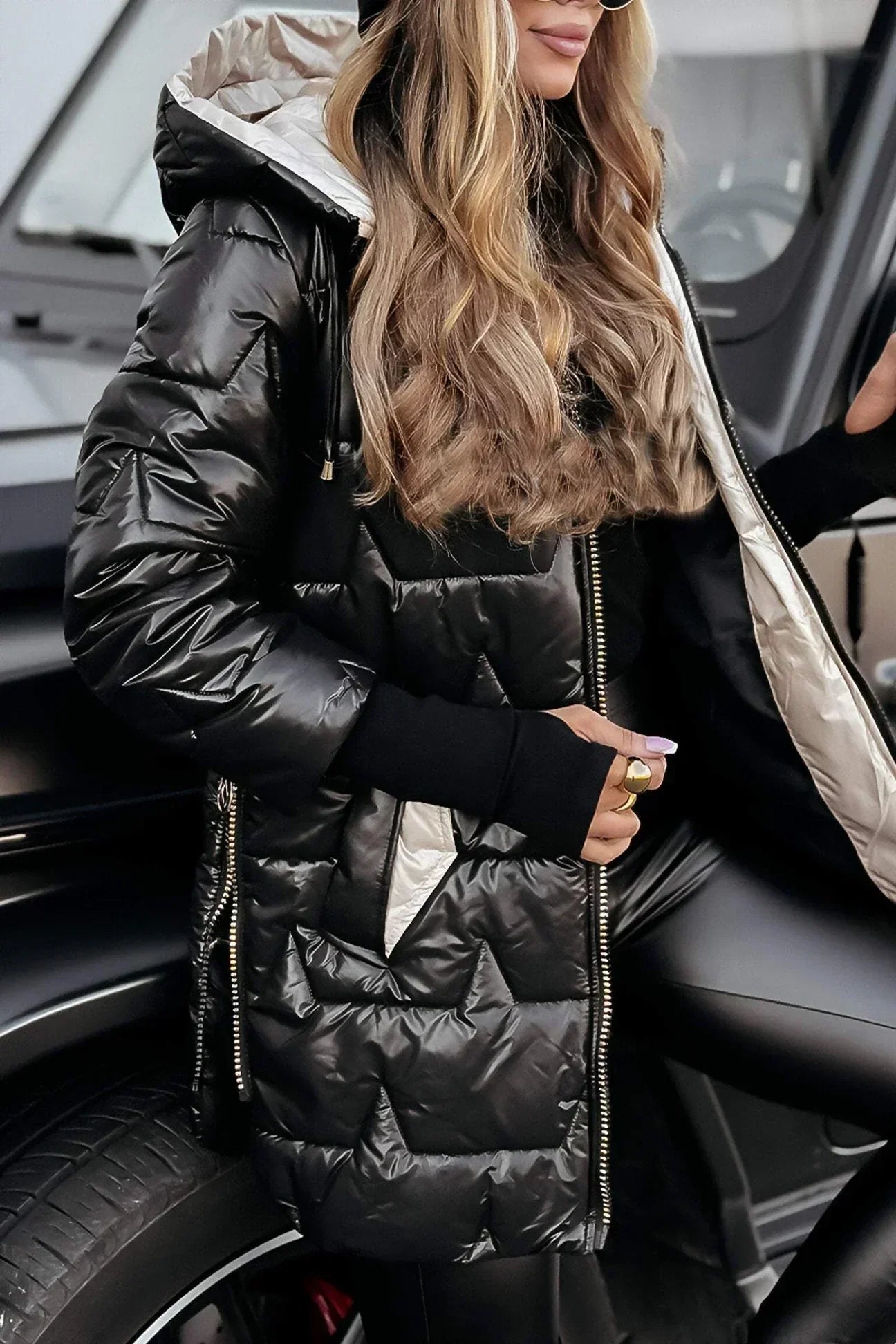Astoria - Women's jacket with quilted lining and hood made of cotton blend